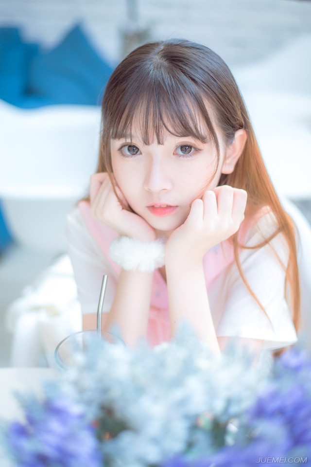 “吼~”